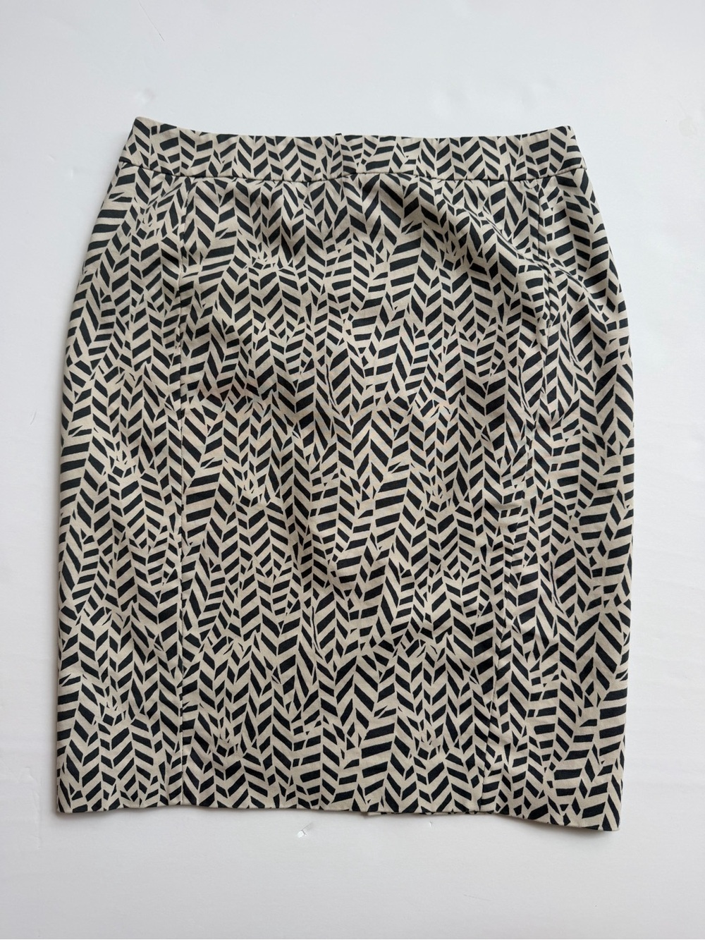 Loft Black and Cream Patterned Pencil Skirt